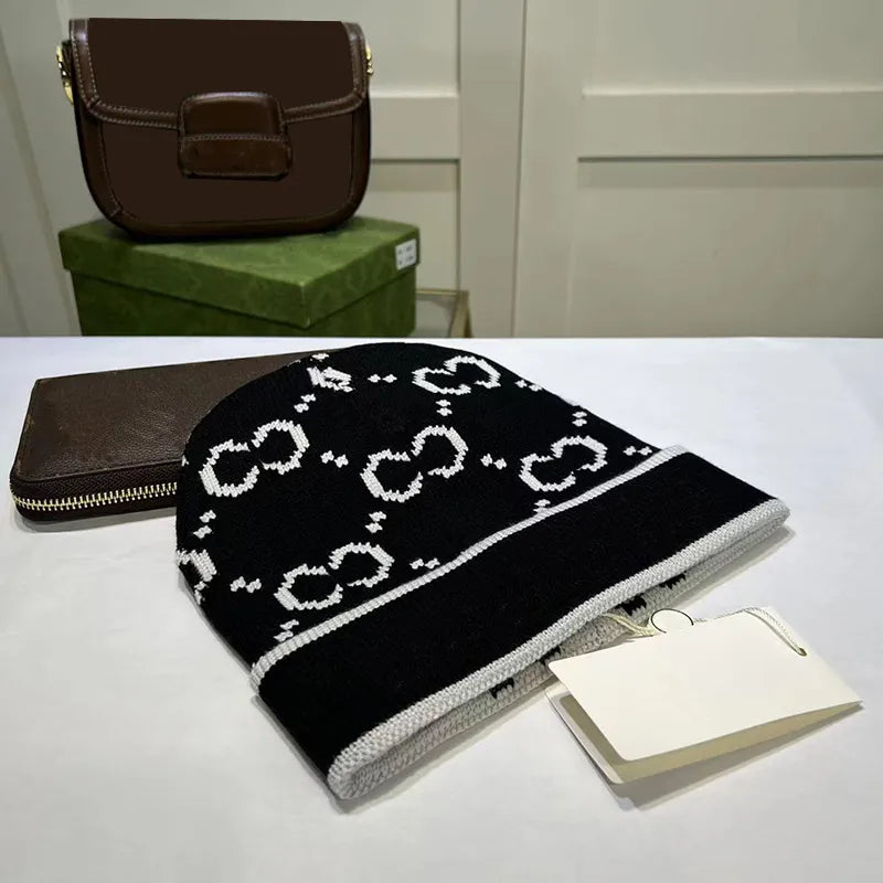 Hats Luxurys Designers Knitted Beanie Autumn and Winter Cashmere Hat Street Trend Soft Touch Letter Solid Color Temperament Fashion Warm Simplicity Very Nice
